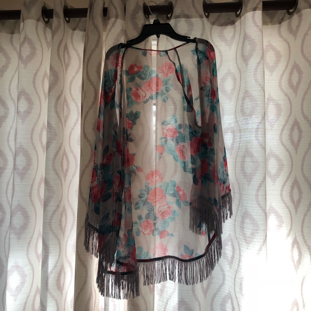 Jessica Simpson Floral Kimono